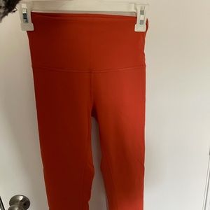 LULU LEMON - sz 4 Brick Color gently used